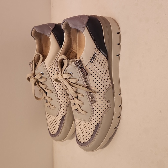 Pikolinos Women's Cantabria Leather Sneakers - Picture 2 of 10